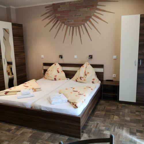 Borostyan Panzio Balatonfuered Bed & Breakfast Luaran gambar