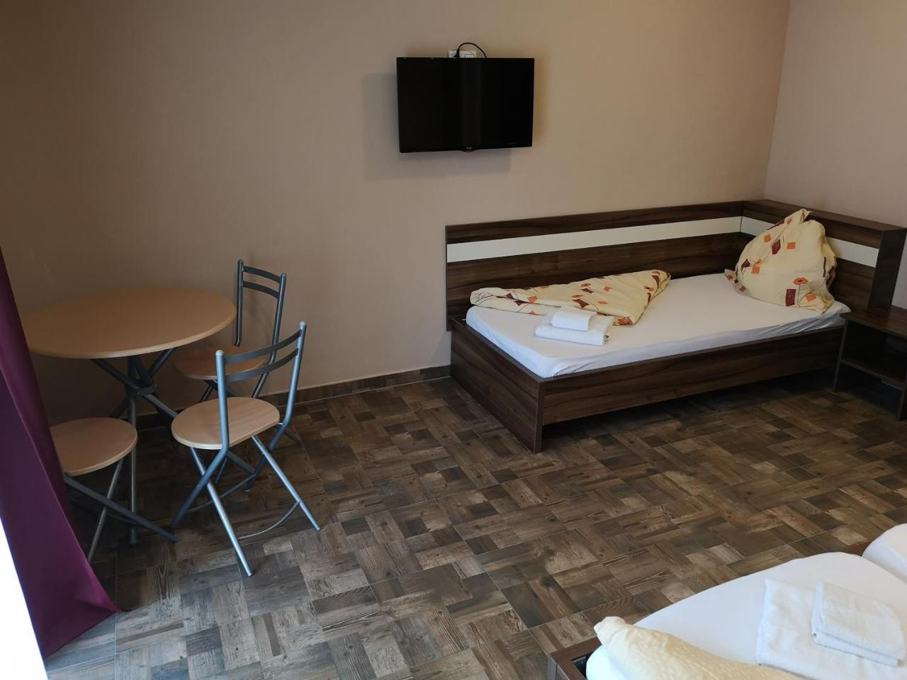 Borostyan Panzio Balatonfuered Bed & Breakfast Luaran gambar