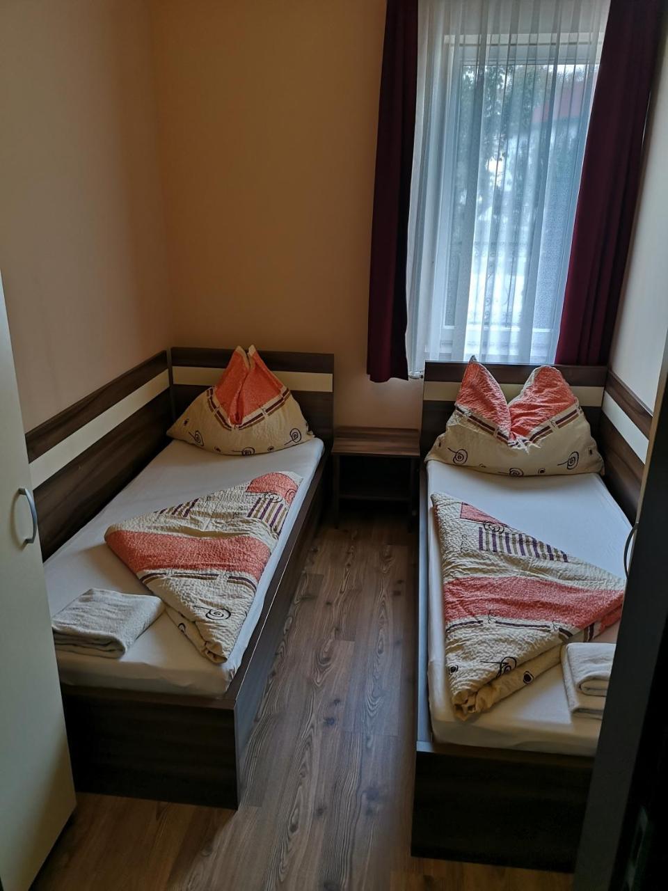 Borostyan Panzio Balatonfuered Bed & Breakfast Luaran gambar