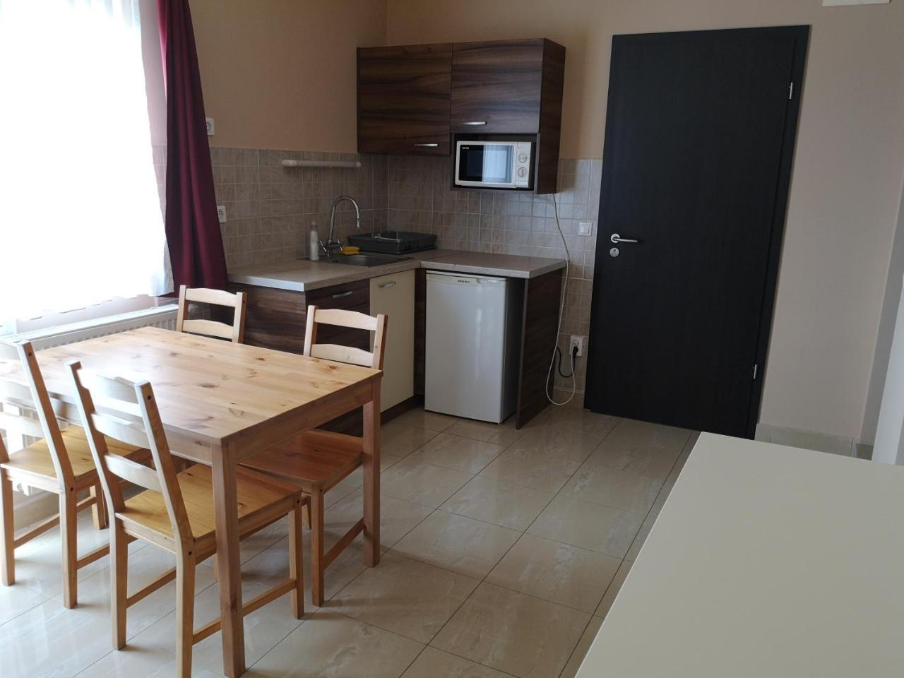 Borostyan Panzio Balatonfuered Bed & Breakfast Luaran gambar