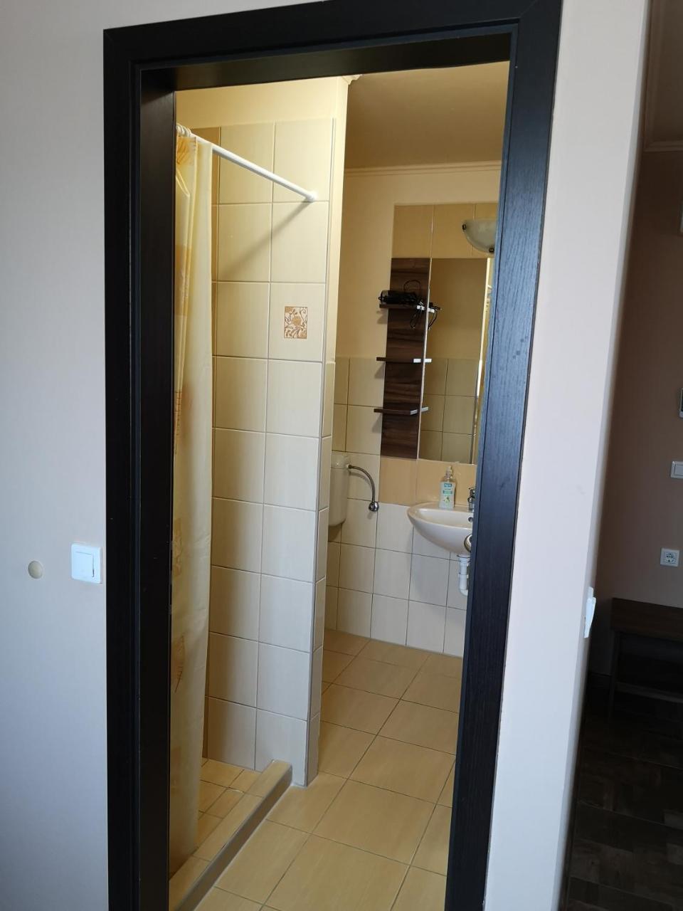 Borostyan Panzio Balatonfuered Bed & Breakfast Luaran gambar